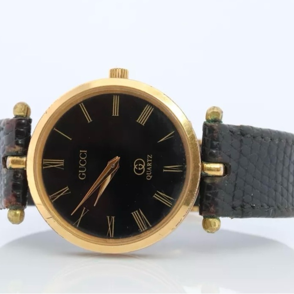 Rare 2000M Gucci Vintage Swiss Quartz Leather Watch Timepiece.